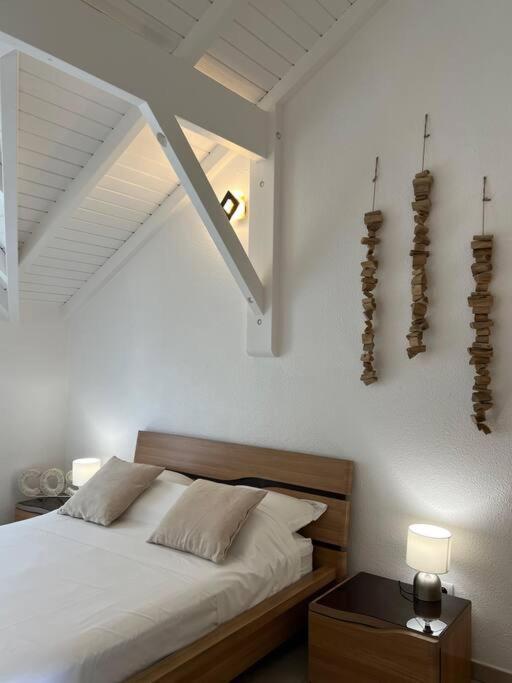 Kanoa Lodge Piscine Et Vue Mer Сейнт Клод Екстериор снимка